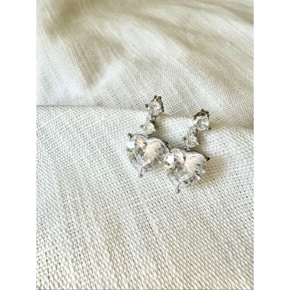 Cubic Zirconia heart shaped dangle earrings - Picture 1 of 3